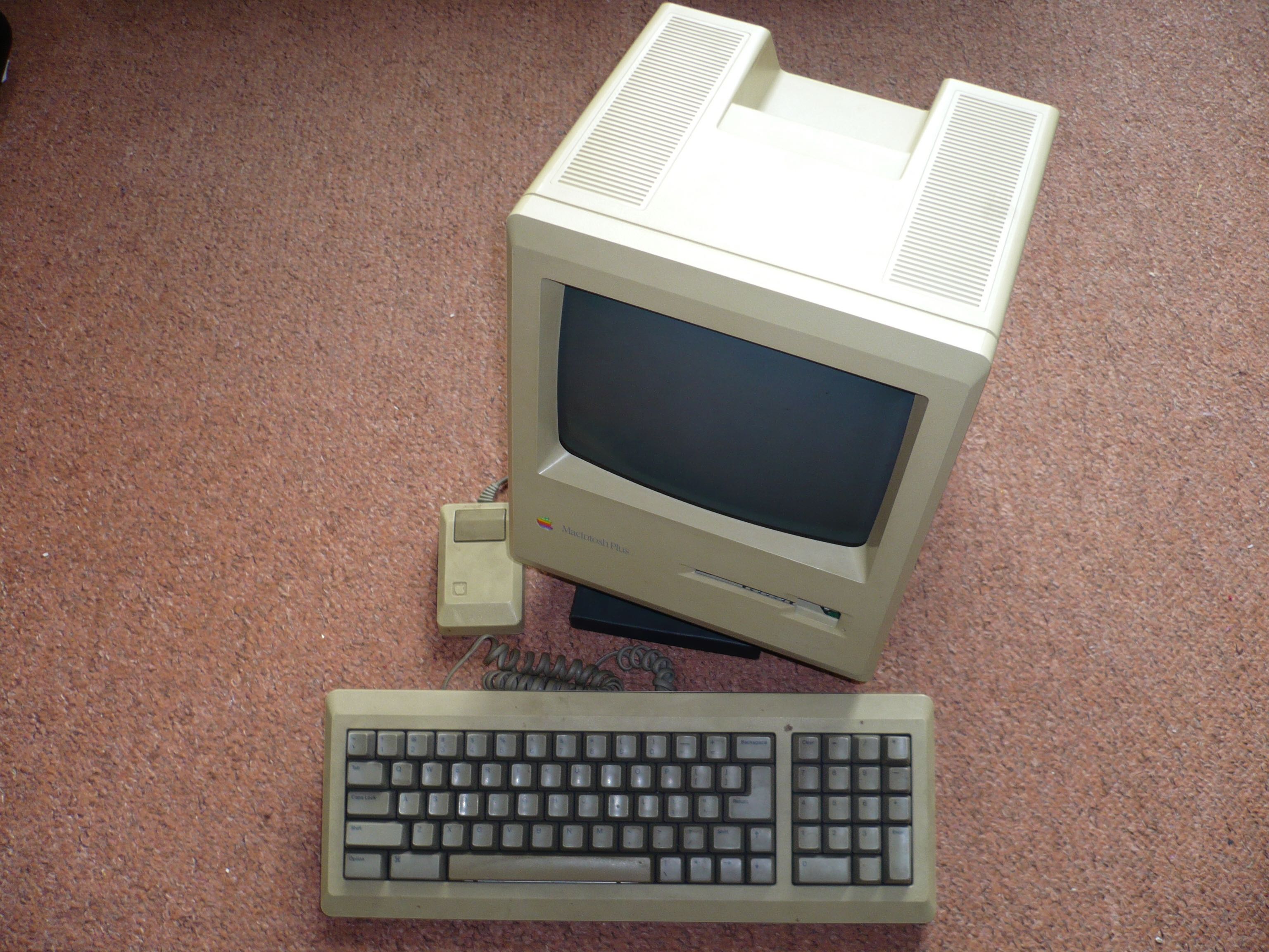 Apple Macintosh Plus